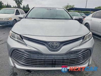 Piąte zdjęcie samochodu w środku: 2018 TOYOTA CAMRY LE VIN:JTNB11HK1J3048846 - miniatura