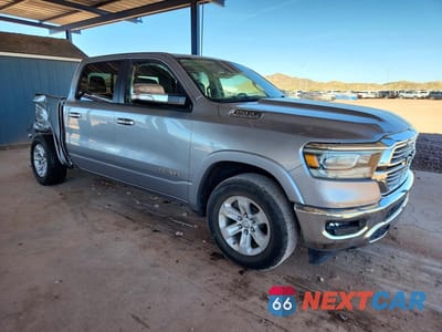 Czwarte zdjęcie samochodu z boku: 2022 RAM 1500 LARAMIE VIN:1C6RREJT0NN304448 - miniatura