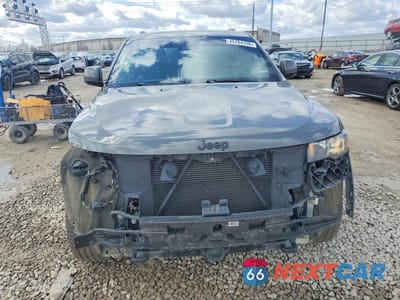 Piąte zdjęcie samochodu w środku: 2021 JEEP GRAND CHEROKEE LAREDO VIN:1C4RJFAG4MC744207 - miniatura