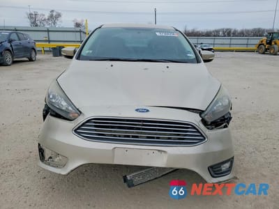Piąte zdjęcie samochodu w środku: 2017 FORD FOCUS SE VIN:1FADP3FE6HL292903 - miniatura
