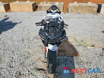 Drugie zdjęcie samochodu z przodu: 2024 YAMAHA YZFR1 VIN:JYARN66E7RA003804 - miniatura