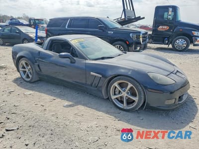 Czwarte zdjęcie samochodu z boku: 2013 CHEVROLET CORVETTE GRAND SPORT VIN:1G1YP2DWXD5108121 - miniatura