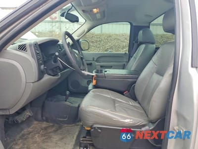 Zdjęcie 7 z 11 samochodu: 2011 CHEVROLET SILVERADO K1500 VIN:1GCNKPE02BZ261128 - miniatura