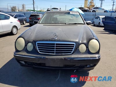 Piąte zdjęcie samochodu w środku: 2002 MERCEDES-BENZ E 430 VIN:WDBJF70J12B404953 - miniatura