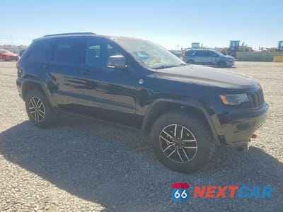 Czwarte zdjęcie samochodu z boku: 2019 JEEP GRAND CHEROKEE TRAILHAWK VIN:1C4RJFLG1KC730985 - miniatura