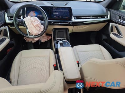Zdjęcie 8 z 13 samochodu: 2024 BMW X1 XDRIVE28I VIN:WBX73EF03R5Y40478 - miniatura