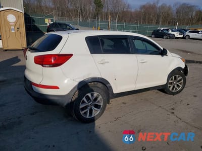 Trzecie zdjęcie samochodu z tyłu: 2016 KIA SPORTAGE LX VIN:KNDPB3AC6G7843379 - miniatura