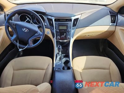 Zdjęcie 8 z 11 samochodu: 2013 HYUNDAI SONATA HYBRID VIN:KMHEC4A41DA094018 - miniatura