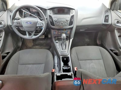 Zdjęcie 8 z 13 samochodu: 2018 FORD FOCUS SE VIN:1FADP3FE9JL325317 - miniatura