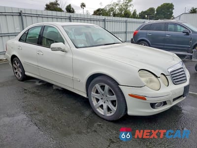 Czwarte zdjęcie samochodu z boku: 2007 MERCEDES-BENZ E 350 VIN:WDBUF56X67B013589 - miniatura