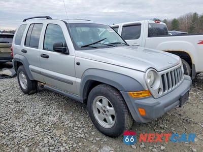 Czwarte zdjęcie samochodu z boku: 2005 JEEP LIBERTY SPORT VIN:1J8GL48K25W712459 - miniatura