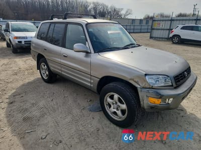 Czwarte zdjęcie samochodu z boku: 1999 TOYOTA RAV4 BASE VIN:JT3HP10V3X7141845 - miniatura