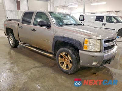 Czwarte zdjęcie samochodu z boku: 2008 CHEVROLET SILVERADO K1500 VIN:3GCEK13J58G287336 - miniatura