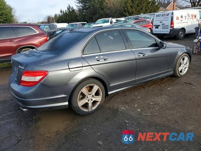 Trzecie zdjęcie samochodu z tyłu: 2011 MERCEDES-BENZ C 300 4MATIC VIN:WDDGF8BB9BR161168 - miniatura