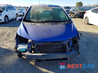 Piąte zdjęcie samochodu w środku: 2015 HONDA FIT LX VIN:3HGGK5H55FM758445 - miniatura