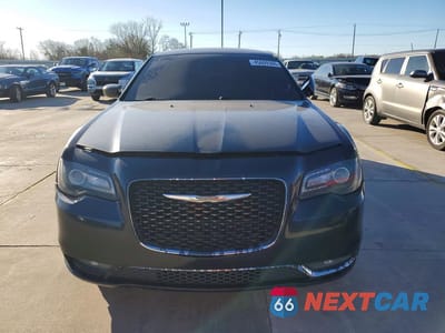 Piąte zdjęcie samochodu w środku: 2019 CHRYSLER 300 S AWD VIN:2C3CCAGG6KH689932 - miniatura