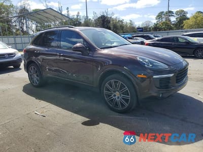 Czwarte zdjęcie samochodu z boku: 2017 PORSCHE CAYENNE VIN:WP1AA2A23HKA84388 - miniatura