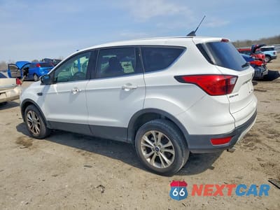 Drugie zdjęcie samochodu z przodu: 2019 FORD ESCAPE SE VIN:1FMCU9G97KUC08667 - miniatura