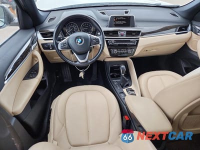 Zdjęcie 8 z 12 samochodu: 2017 BMW X1 XDRIVE28I VIN:WBXHT3C36H5F83633 - miniatura