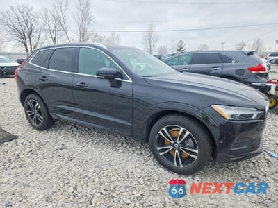 Czwarte zdjęcie samochodu z boku: 2018 VOLVO XC60 T6 MOMENTUM VIN:YV4A22RK3J1012408 - miniatura