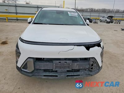 Piąte zdjęcie samochodu w środku: 2025 HYUNDAI KONA SEL VIN:KM8HB3AB0SU281772 - miniatura