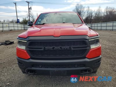 Piąte zdjęcie samochodu w środku: 2021 RAM 1500 BIG HORN VIN:1C6SRFFT1MN668537 - miniatura