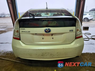 Zdjęcie 6 z 12 samochodu: 2011 TOYOTA PRIUS THREE VIN:JTDKN3DU8B5335697 - miniatura