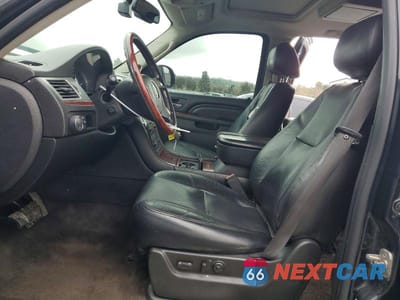 Zdjęcie 7 z 13 samochodu: 2011 CADILLAC ESCALADE ESV PREMIUM VIN:1GYS4JEF8BR298631 - miniatura