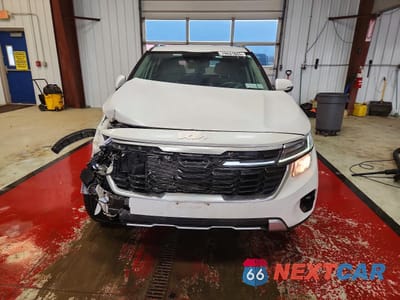 Piąte zdjęcie samochodu w środku: 2025 KIA SELTOS VIN:KNDEUCAA4S7685701 - miniatura