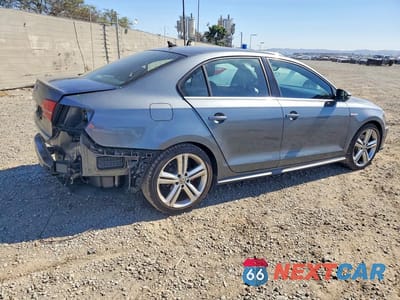Trzecie zdjęcie samochodu z tyłu: 2017 VOLKSWAGEN JETTA VIN:3VW4T7AJ9HM336938 - miniatura
