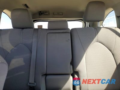 Zdjęcie 10 z 12 samochodu: 2023 TOYOTA HIGHLANDER LE VIN:5TDKDRAH7PS016001 - miniatura