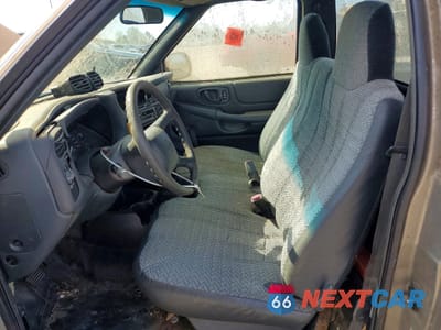 Zdjęcie 7 z 12 samochodu: 2002 CHEVROLET S TRUCK S10 VIN:1GCCS145428262126 - miniatura