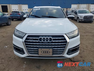 Piąte zdjęcie samochodu w środku: 2017 AUDI Q7 PREMIUM PLUS VIN:WA1LAAF73HD028197 - miniatura