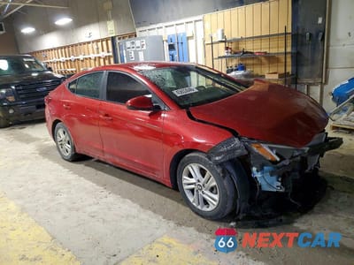 Czwarte zdjęcie samochodu z boku: 2019 HYUNDAI ELANTRA SEL VIN:5NPD84LF2KH405865 - miniatura