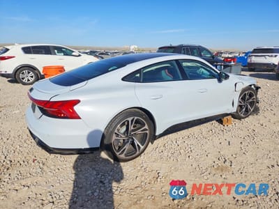 Trzecie zdjęcie samochodu z tyłu: 2024 AUDI E-TRON GT PREMIUM PLUS VIN:WAUCJBFW7R7002041 - miniatura