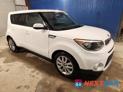 Czwarte zdjęcie samochodu z boku: 2017 KIA SOUL + VIN:KNDJP3A55H7475772 - miniatura