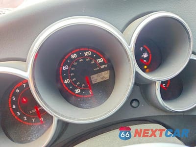 Zdjęcie 9 z 13 samochodu: 2005 PONTIAC VIBE VIN:5Y2SL638X5Z465148 - miniatura