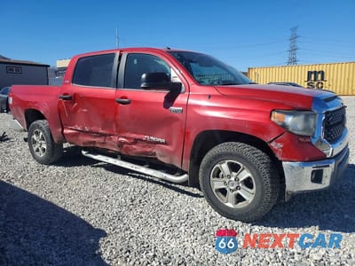 Czwarte zdjęcie samochodu z boku: 2018 TOYOTA TUNDRA SR5 VIN:5TFDY5F15JX697827 - miniatura