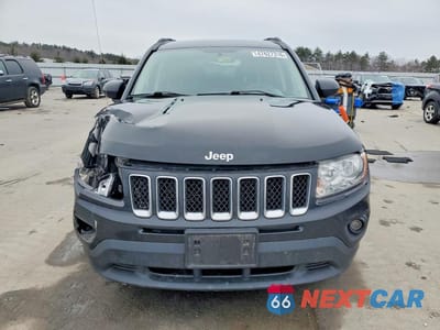 Piąte zdjęcie samochodu w środku: 2011 JEEP COMPASS SPORT VIN:1J4NF1FB7BD134108 - miniatura
