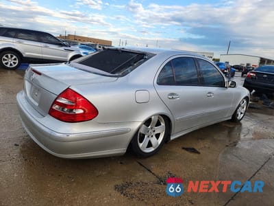 Trzecie zdjęcie samochodu z tyłu: 2005 MERCEDES-BENZ E 500 VIN:WDBUF70J65A649514 - miniatura