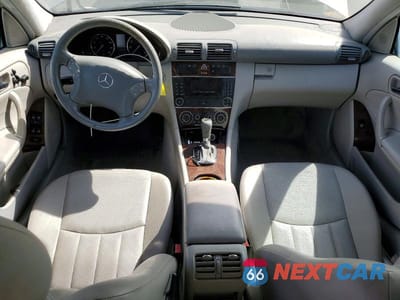 Zdjęcie 8 z 11 samochodu: 2005 MERCEDES-BENZ C 240 VIN:WDBRF61J75F558463 - miniatura