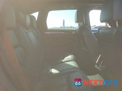 Zdjęcie 11 z 13 samochodu: 2017 PORSCHE CAYENNE VIN:WP1AA2A22HKA84866 - miniatura