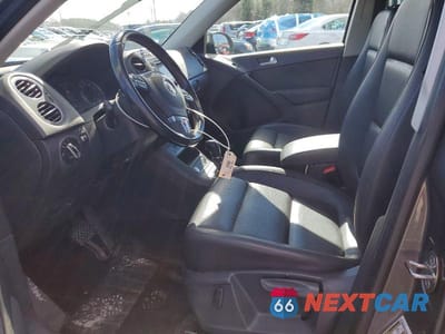 Zdjęcie 7 z 13 samochodu: 2014 VOLKSWAGEN TIGUAN S VIN:WVGBV3AX6EW555994 - miniatura