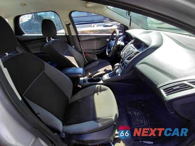 Piąte zdjęcie samochodu w środku: 2012 FORD FOCUS SE VIN:1FAHP3F24CL223899 - miniatura