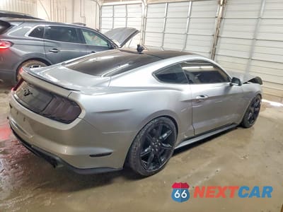 Trzecie zdjęcie samochodu z tyłu: 2020 FORD MUSTANG VIN:1FA6P8TH4L5153595 - miniatura