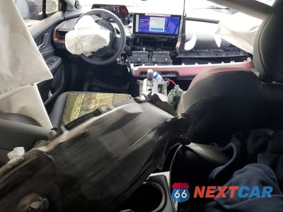 Zdjęcie 8 z 13 samochodu: 2024 TOYOTA PRIUS PRIME XSE PREMIUM VIN:JTDACACU0R3032314 - miniatura