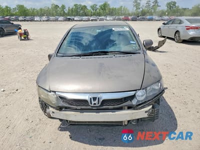 Piąte zdjęcie samochodu w środku: 2010 HONDA CIVIC LX VIN:19XFA1F51AE082412 - miniatura