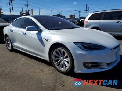 Czwarte zdjęcie samochodu z boku: 2016 TESLA MODEL S VIN:5YJSA1E29GF169371 - miniatura