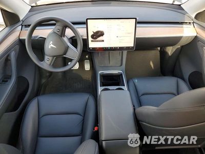 Zdjęcie 8 z 13 samochodu: 2025 TESLA MODEL Y VIN:7SAYGDEF6SA362714 - miniatura