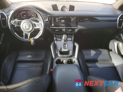 Zdjęcie 8 z 12 samochodu: 2019 PORSCHE CAYENNE VIN:WP1AA2AY4KDA14494 - miniatura